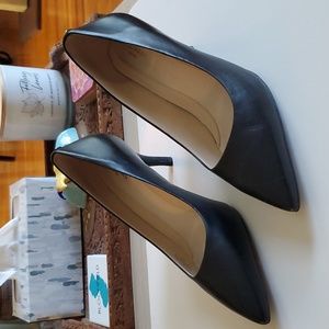 Cole Haan Black Leather pumps size 9.5